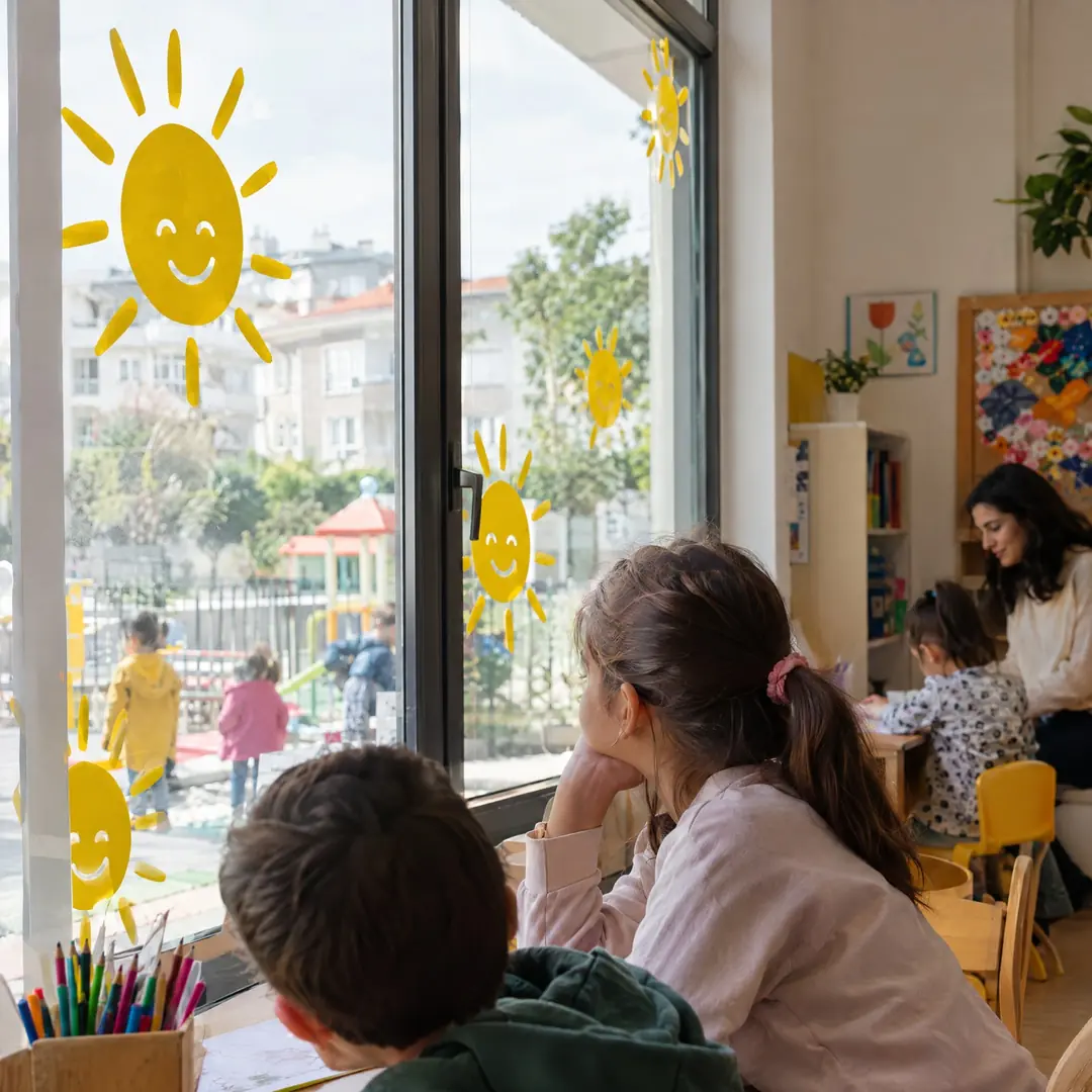 Sarı Renkli Düz Kendinden Yapışkanlı Folyo 5